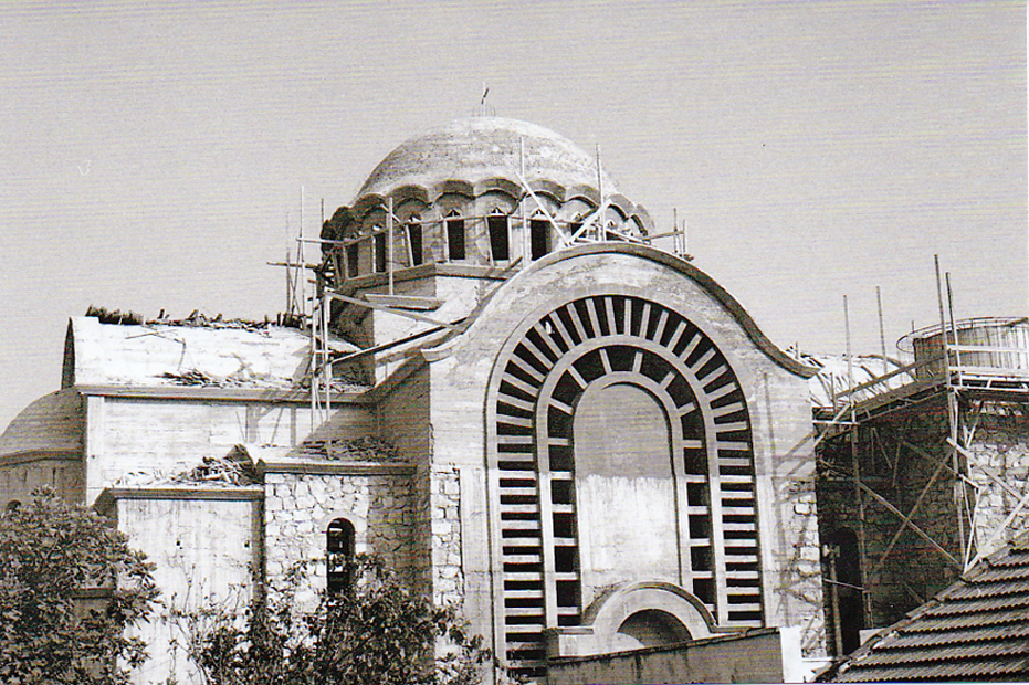 Ο ναός μας, μετά την κατασκευή του τρούλου.
